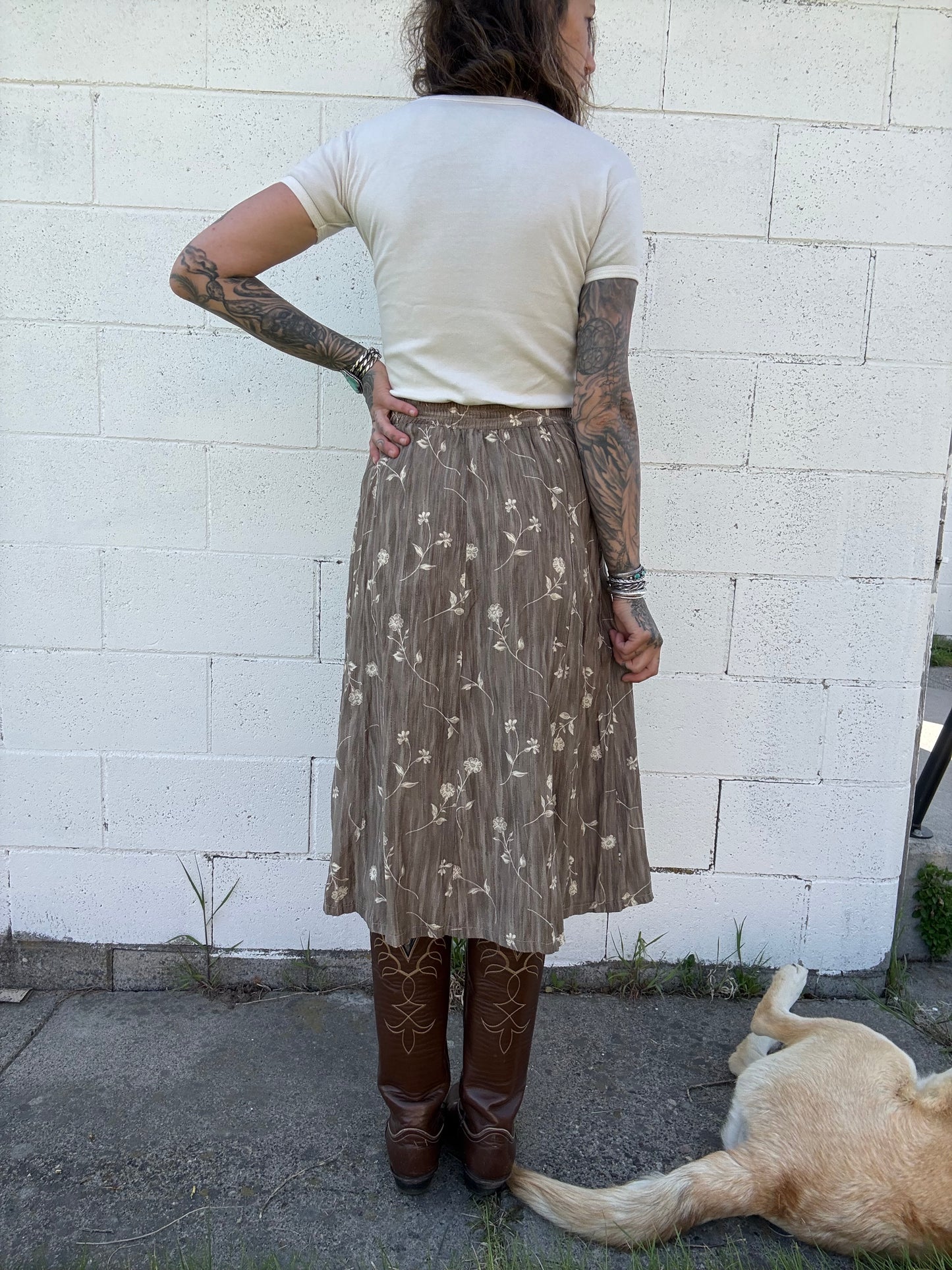 {the beige}